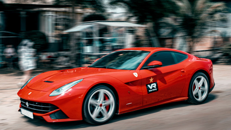 Ferrari F12 Berlinetta - Red Wrap