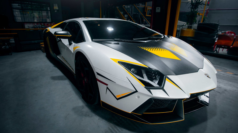 Lamborghini Aventador - Black & Yellow Wrap - img 2 small