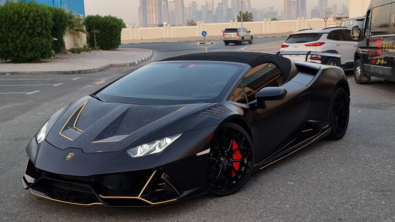 Lamborghini Huracan - Gold & Black Wrap - img 1 small