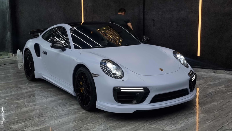 Porsche 911 - Matte White Wrap
