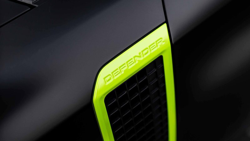 Land Rover Defender - Lime Green Wrap - img 5 small