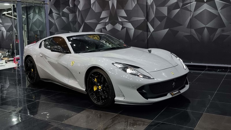 Ferrari 812 Superfast - White Wrap