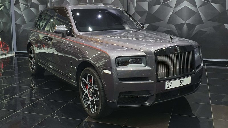 Rolls-Royce Cullinan - Grey Wrap