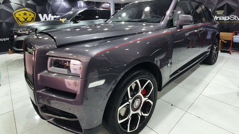 Rolls-Royce Cullinan - Grey Wrap - img 1 small