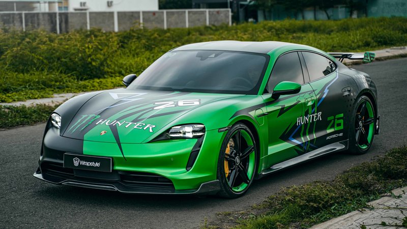 Porsche Taycan - Hunter Monster Wrap - 1