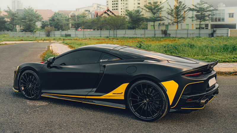 McLaren GT - Black Satin Wrap - img 6 small