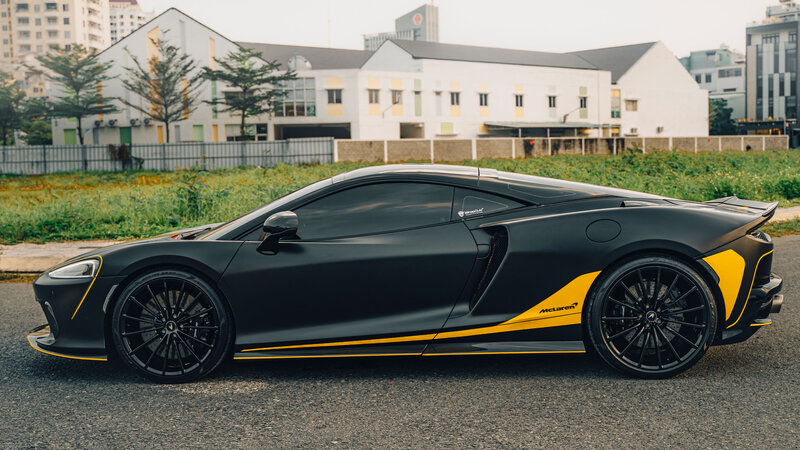 McLaren GT - Black Satin Wrap - img 8 small