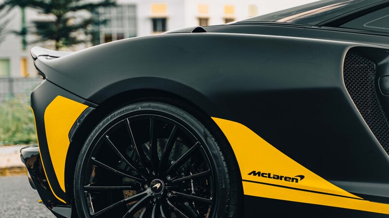 McLaren GT - Black Satin Wrap - img 21 small