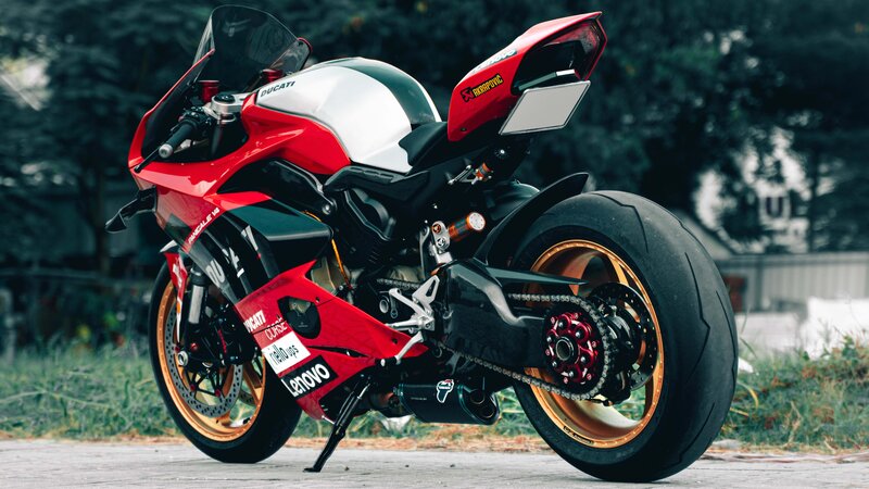 Ducati Panigale V4 - Racing Wrap - img 6 small