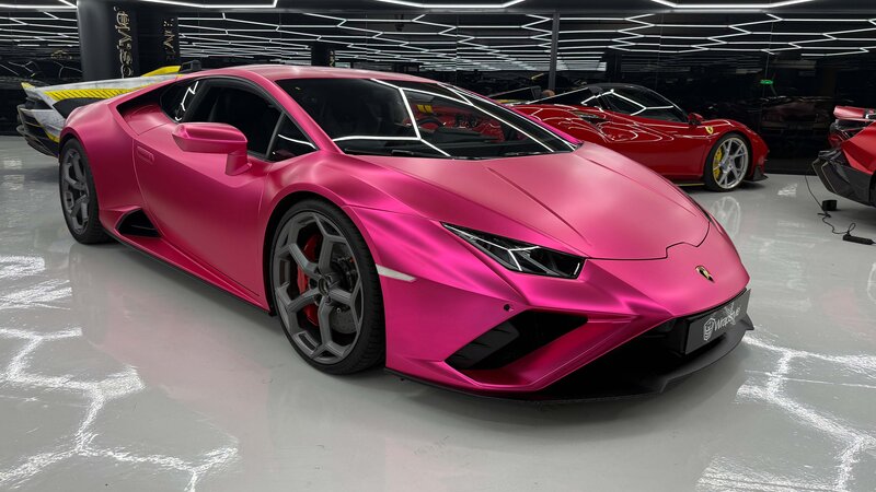 Lamborghini Huracan - Pink Chrome Wrap - img 1 small