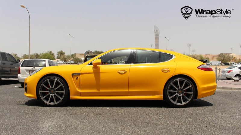 Porsche Panamera 4S Hybrid - Yellow Gloss wrap - img 2 small