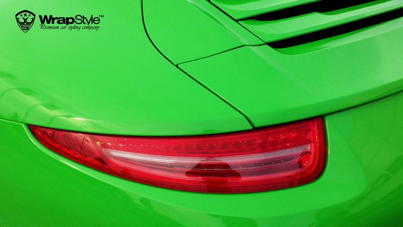 Porsche Carrera - Lime Green Gloss wrap - img 3 small
