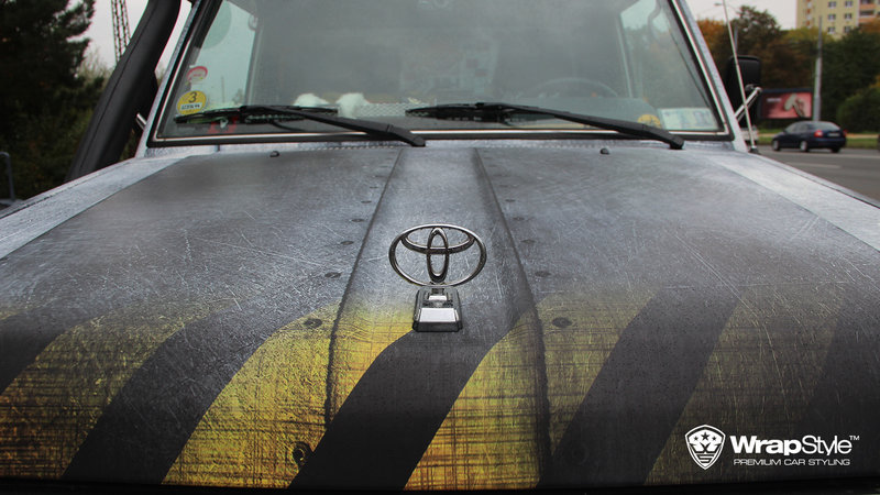 Toyota Land Cruiser - Rusty Metal design - img 1 small