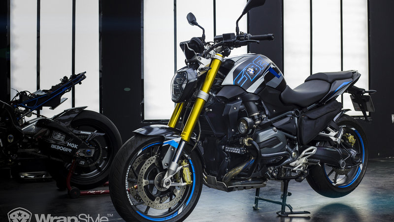 BMW R1200R2 - Blue Detailing wrap - img 1 small