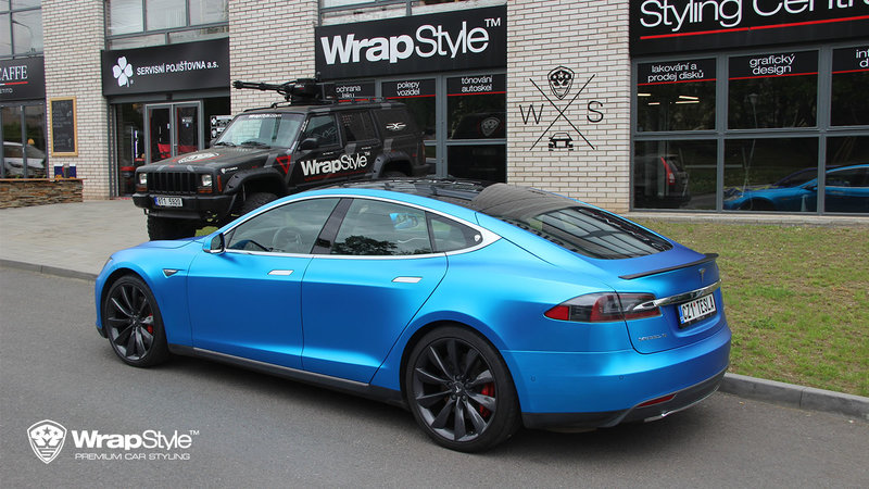 Tesla Model S - Blue Chrome Matt wrap - img 1 small