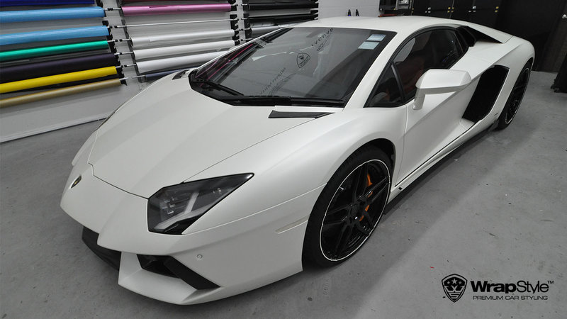 Lamborghini Aventador - White Pearl Satin wrap - img 1 small