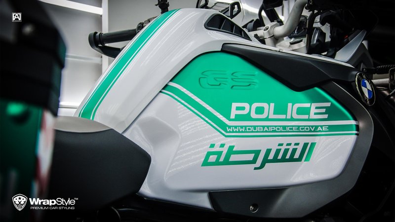 BMW GS Adventure - Dubai Police design - img 2 small
