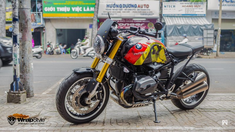 BMW R NineT - German Flag design - img 1 small