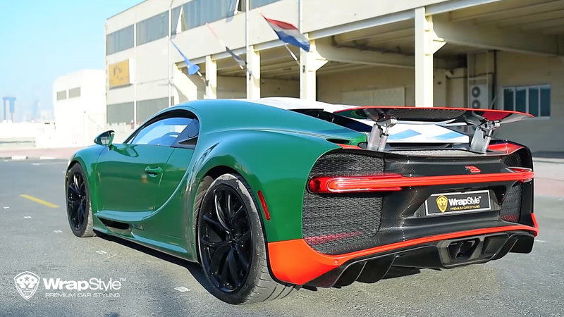 Bugatti Chiron - Tricolor design - img 2 small