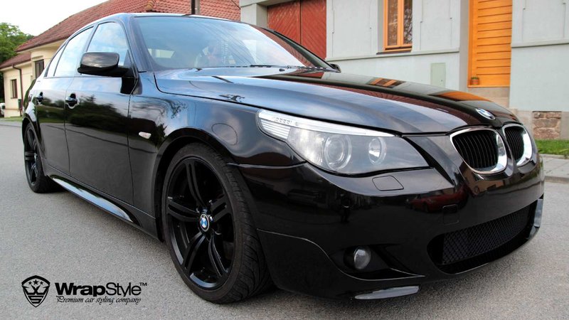 BMW 5 - Black Metallic wrap - img 1 small