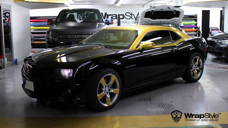 Chevrolet Camaro - Black / Gold Gloss wrap - img 2 small
