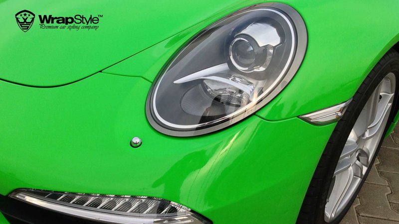 Porsche Carrera - Lime Green Gloss wrap - img 2 small