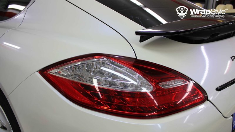 Porsche Panamera - White Pearl wrap - img 2 small