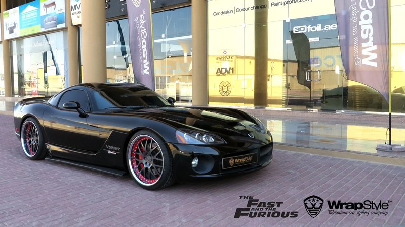 Dodge Viper S - Black Gloss wrap - img 1 small