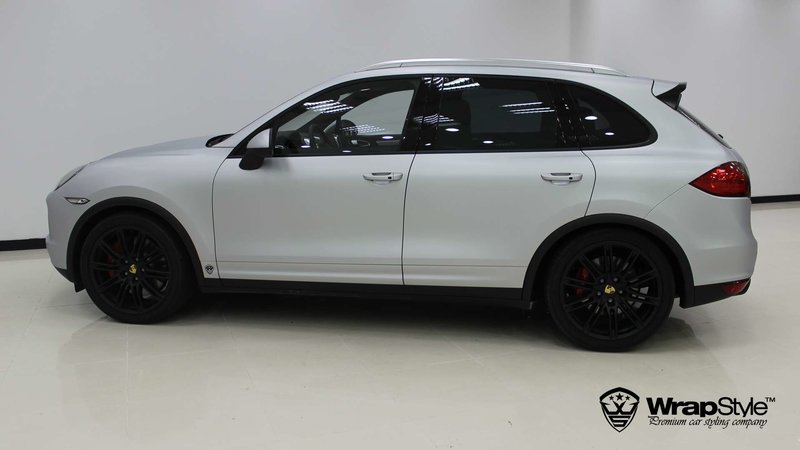 Porsche Cayenne - Silver Carbon wrap - img 1 small