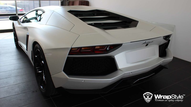 Lamborghini Aventador - White Satin wrap - img 1 small